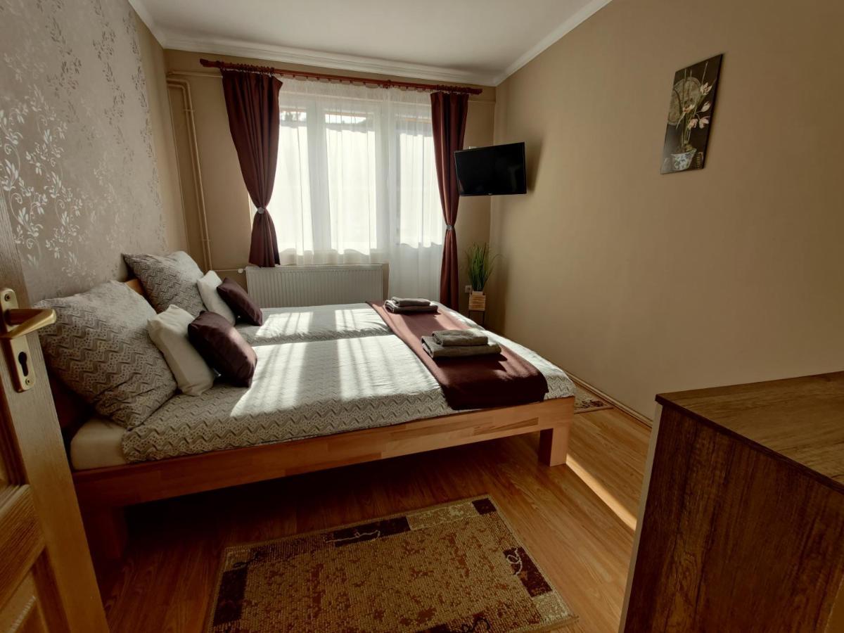 מישקולץ Katalin Apartmanhaz מראה חיצוני תמונה