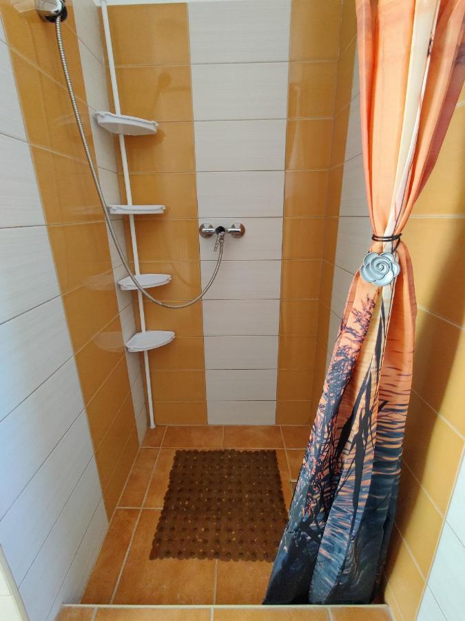 מישקולץ Katalin Apartmanhaz מראה חיצוני תמונה