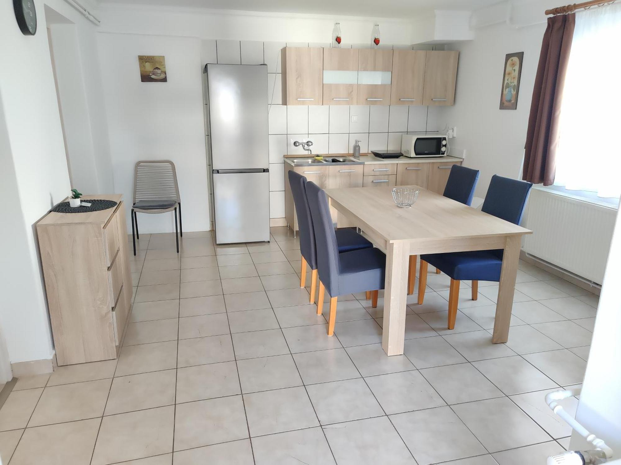 מישקולץ Katalin Apartmanhaz מראה חיצוני תמונה